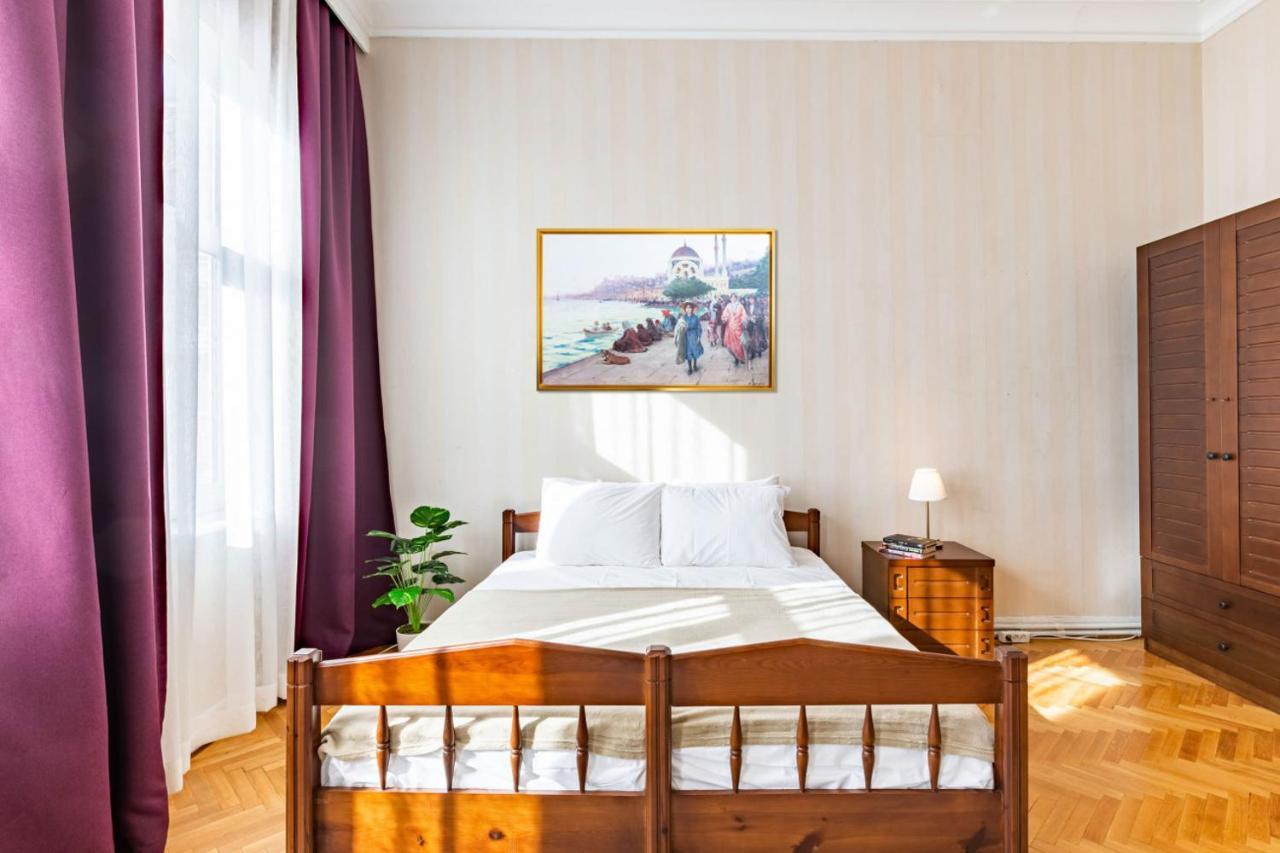 Historical Flat With A Lovely Sea View In Beyoglu Stambuł Zewnętrze zdjęcie