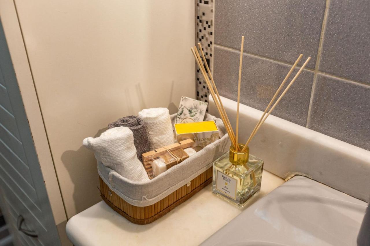 Historical Flat With A Lovely Sea View In Beyoglu Stambuł Zewnętrze zdjęcie