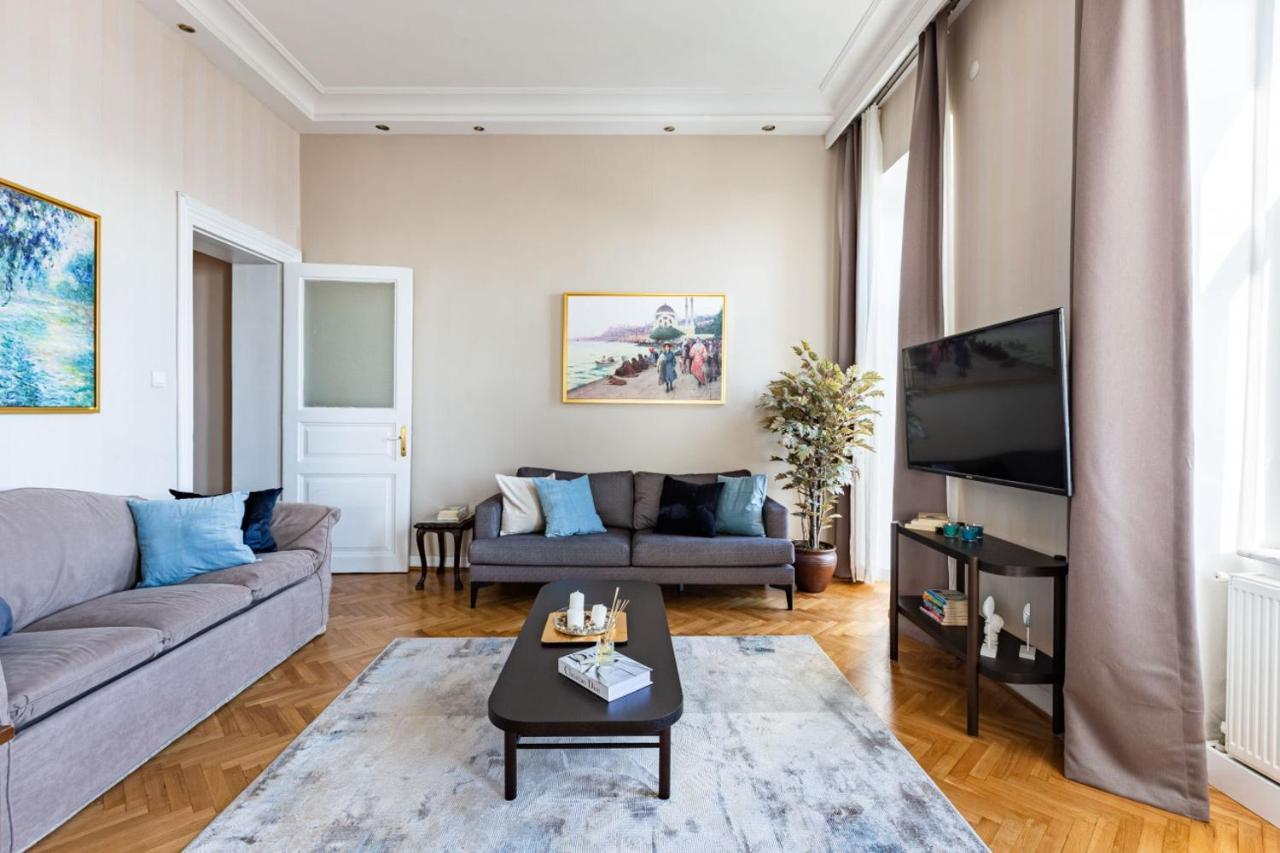 Historical Flat With A Lovely Sea View In Beyoglu Stambuł Zewnętrze zdjęcie